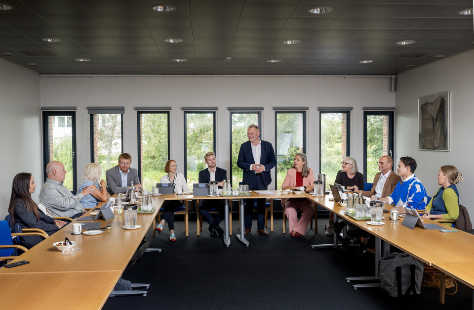 Der blev forhandlet om Region Syddanmarks budget for 2027 i regionshuset i Vejle. Foto: Maria Tuxen Hedegaard.