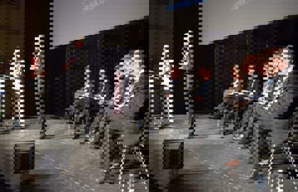 Paneldebatten dannede grundlaget for den videre diskussion i de mindre grupper om konkrete initiativer. Foto: Jørgen Diswal.