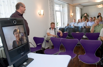 På OUH fik deltagerne på studieturen bl.a. en demonstration af et af succesprojekterne. Et fjern-tolke anlæg som allerede fungerer og bliver brugt dagligt på hospitalet. Foto: Jørgen Diswal.