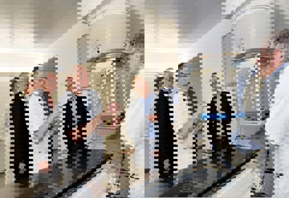 Den nye strålekælder med to nye acceleratorer på Odense Universitetshospital betyder, at der kan behandles 600 flere patienter og gives 11.000 flere strålebehandlinger om året. Herudover vil behandlingen blive mere skånsom for patienterne. Foto: Jørgen Diswal