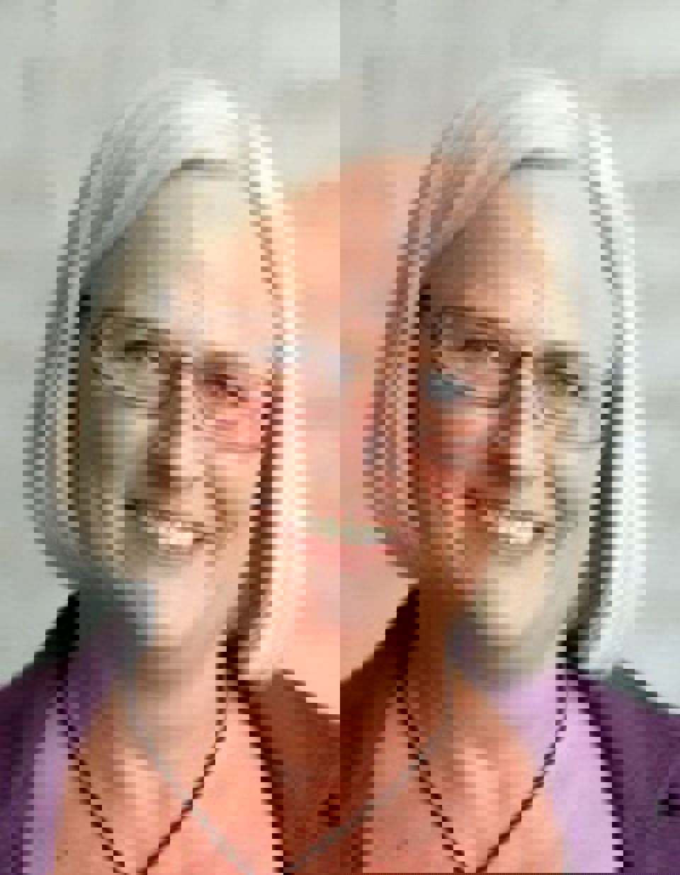 Annette Bangsgaard, pædagog på Æblehaven:  - Jeg glæder mig til at komme hjem til de nye omgivelser og til, at vores beboere får deres egne, nye omgivelser. Det bliver dejligt med mere plads til beboernes privatliv, det vil også give bedre forhold for os, der arbejder her.