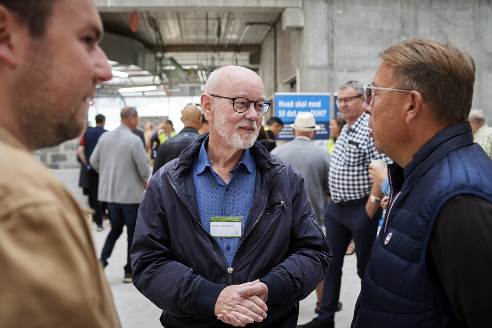Karsten Uno taler med gæster