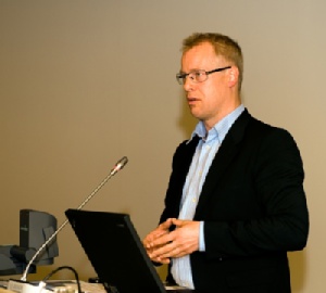 Regionsrådsformand Carl Holst (V) bebudede, at velfærdsteknologi er et af de helt store indsatsområder i Region Syddanmark.  Foto: Jørgen Diswal. 