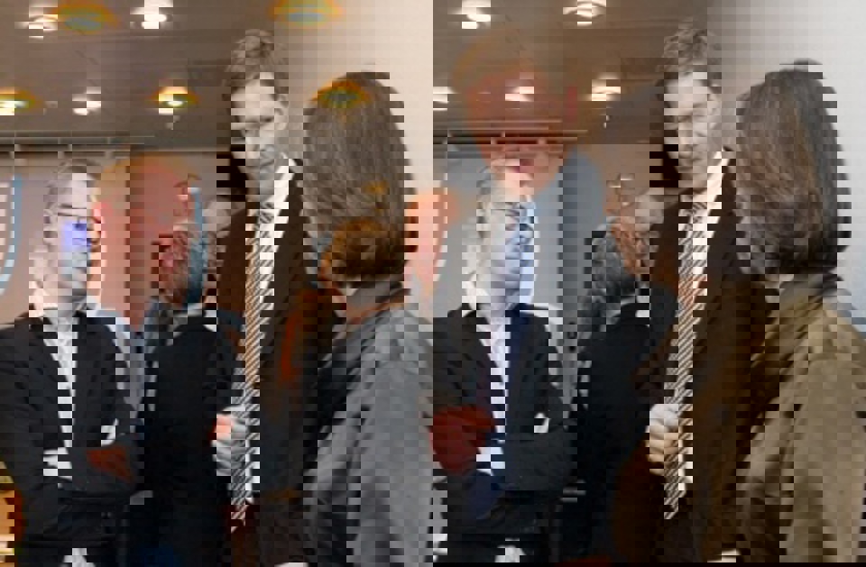 Carl Holst, Niels B. Christiansen, Elsebeth Gerner på Energiforums første møde. Carl Holst, Niels B. Christiansen og Elsebeth Gerner på Energiforums første møde i regionshuset i Vejle. Foto: Jørgen Diswal.