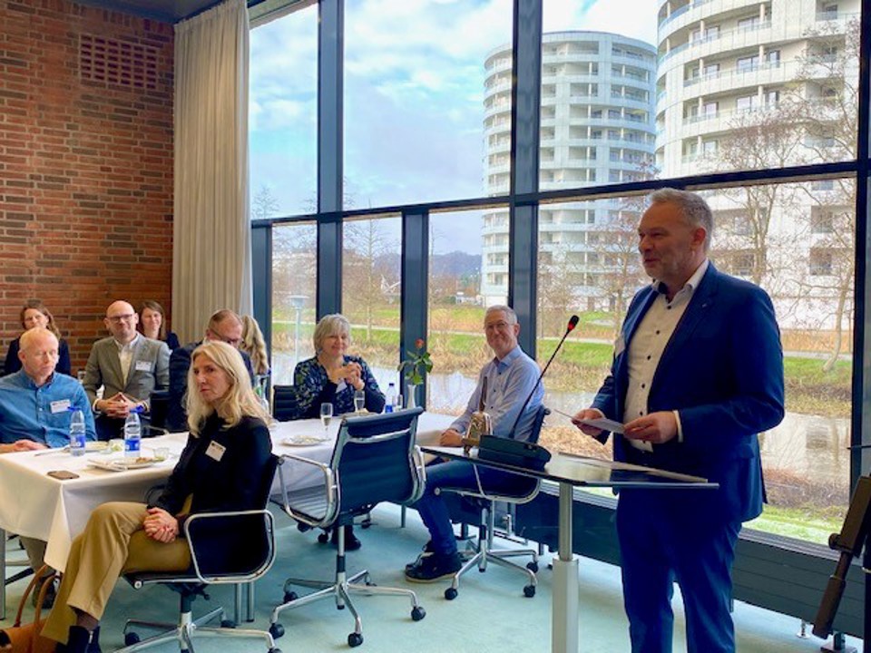 Regionsrådsformand Bo Libergren (V) holder tale.