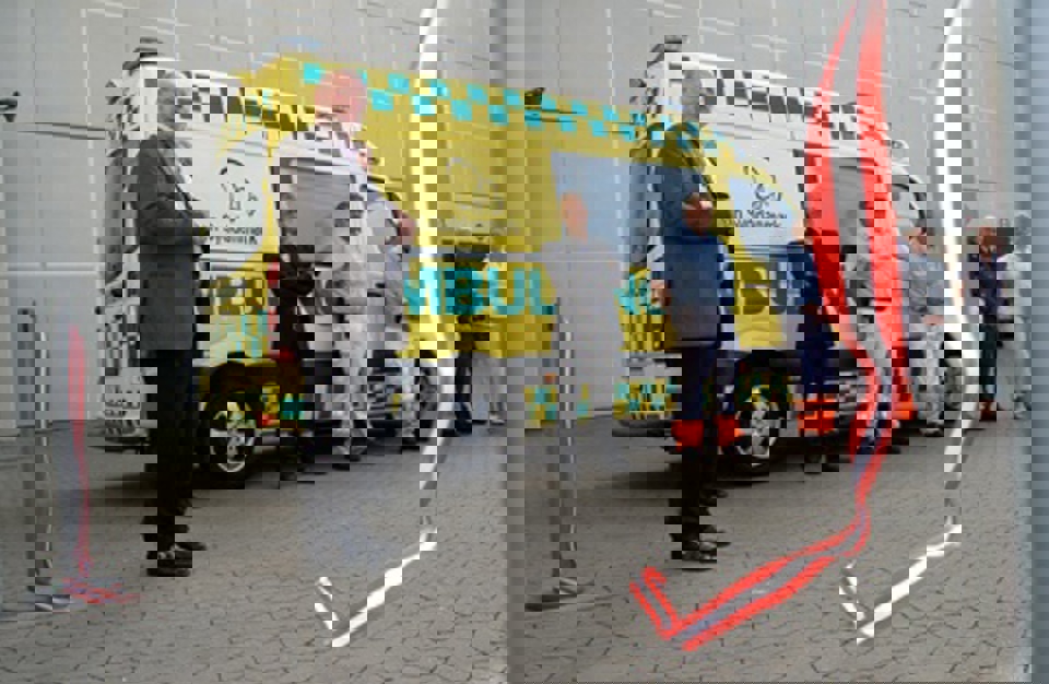 Lufthavnchef Jørgen Krab Jørgensen glæder sig over at ambulancen er tæt på. Det er rart at vide, at I er tæt på, hvis uheldet skulle ske,  sagde lufthavnchef Jørgen Krab Jørgensen.