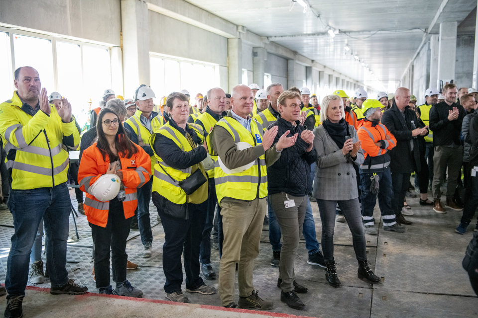 Udover de mange håndværkere deltog en række rådgivere og samarbejdspartnere i rejsegildet (Foto: Maria Tuxen Hedegaard).