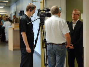 Carl Holst besøger ny skadestuefunktion i Sønderborg Regionsrådsformand Carl Holst (V) til indvielse  på Sønderborg Sygehus' nye skadestuefunktion,  hvor også pressen stod klar. Fotos: Klinisk Foto,  Sønderborg Sygehus.