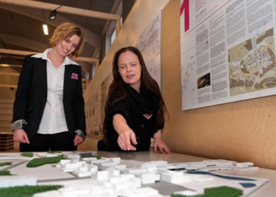 Regionsrådsmedlemmerne Mette Valentin (SF) og Stephanie Lose (V) har begge siddet med i dommerkomiteen. Om processen siger de: