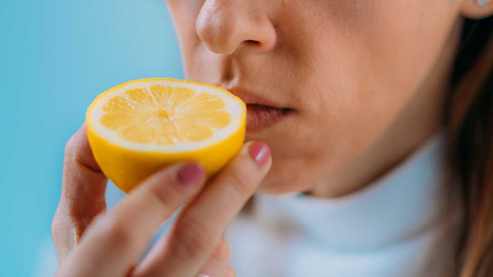 Lugtetræning med f.eks. citron kan hjælpe lugtesansen tilbage