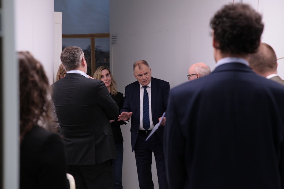 eu-kommissær vytenis andriukaitis på besøg i syddansk sundhedsinnovation Billede 5
