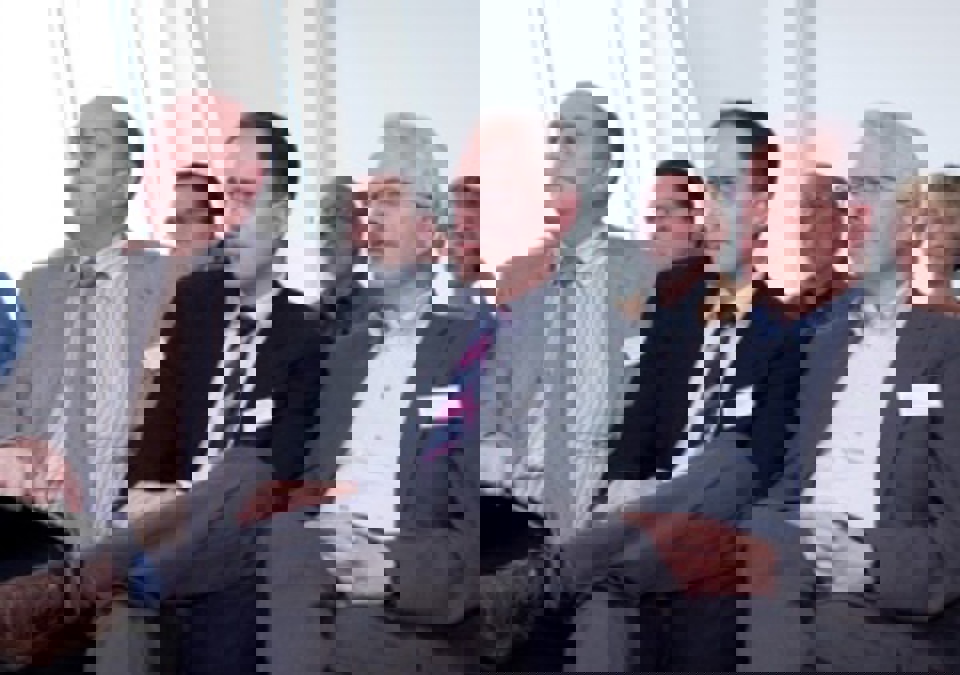 Fra venstre ses trafikordfører Kristian Pihl Lorentzen (V), trafikordfører Magnus Heunicke (S) samt borgmester Uffe Steiner Jensen (S) fra Fredericia Kommune og formand for Kommunekontaktrådet i Region Syddanmark. 