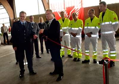 Akutbil i Fåborg indvies Onsdag den 2. september blev akutbilen i Faaborg indviet,  hvor regionsrådsformand Carl Holst, til højre klippede snoren. Her sammen med regionsdirektør i Falck Erik Møberg. Fotos:  Jørgen Diswal