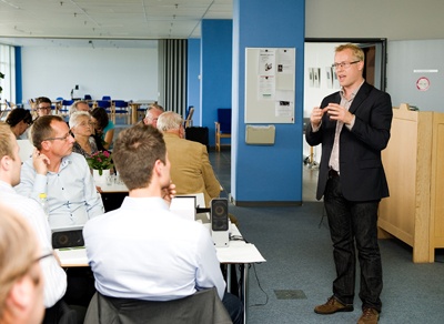 Carl Holst til borgermøde i Haderslev Regionsrådsformand Carl Holst (V) opfordrede alle til at spille ind  med gode ideer.
