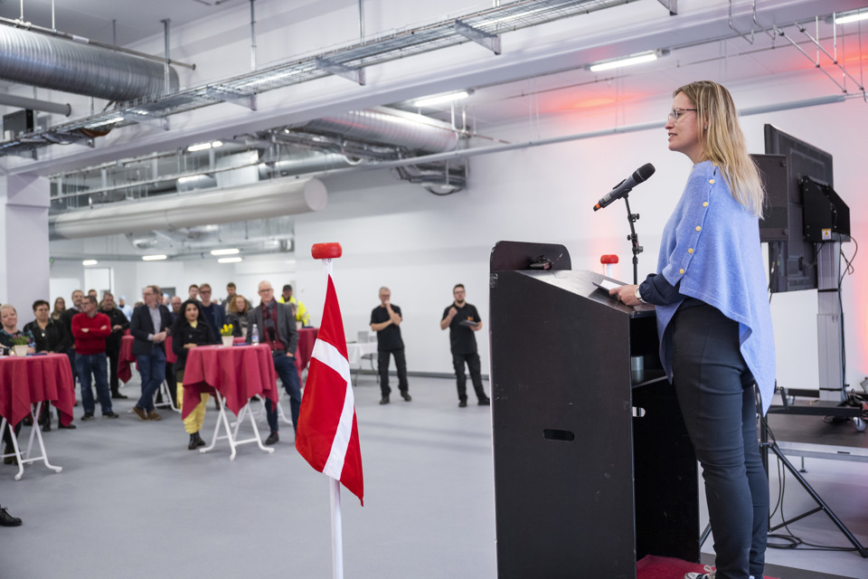 Regionsrådsformand Stephanie Lose på talerstol