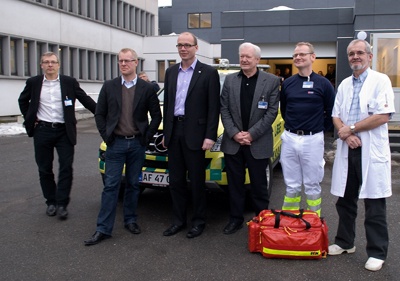Indvielse af døgndækkende lægebil i Kolding torsdag 14. januar.  Fra venstre: Adm. sygehusdirektør Niels Nørgaard Pedersen,  regionsrådsformand Carl Holst (V), borgmester i Kolding Kommune  Jørn Pedersen, lægelig direktør H.C. Thyregod, leder af lægebilen,  overlæge Dennis Köhler og ledende overlæge Lynge Kirkegaard.  Fotos: Jørgen Diswal.  