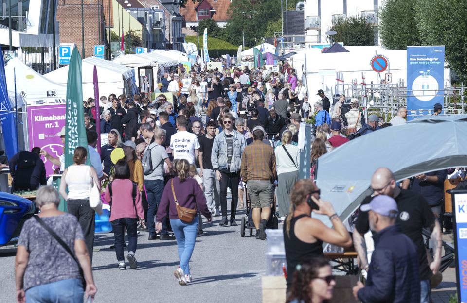 Boder og stemning til Klimafolkemødet. Foto credit Claus Fisker