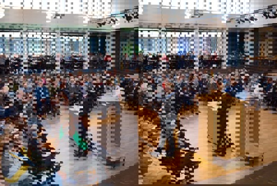 Omkring 170 borgere var mødt frem på Svendborg Gymnasium.