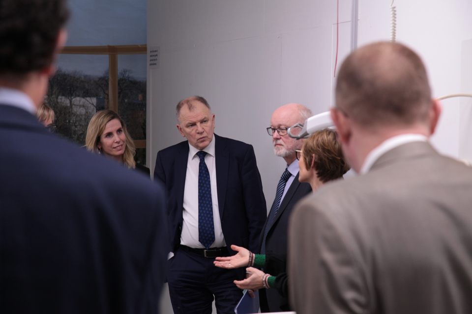 eu-kommissær vytenis andriukaitis på besøg i syddansk sundhedsinnovation Billede 6
